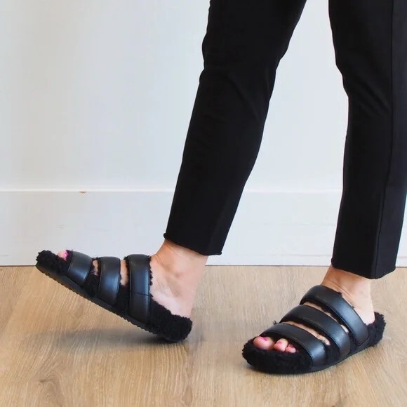 ROAM Black 3 Strap Faux Leather Fuzzy Slide Sandals Size 8 NWT - Picture 1 of 6